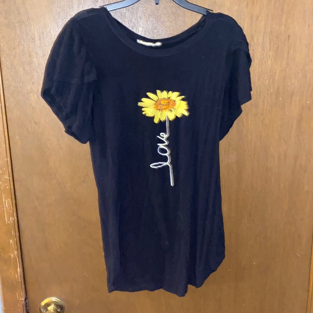 Black ruffle sleeve sunflower blouse